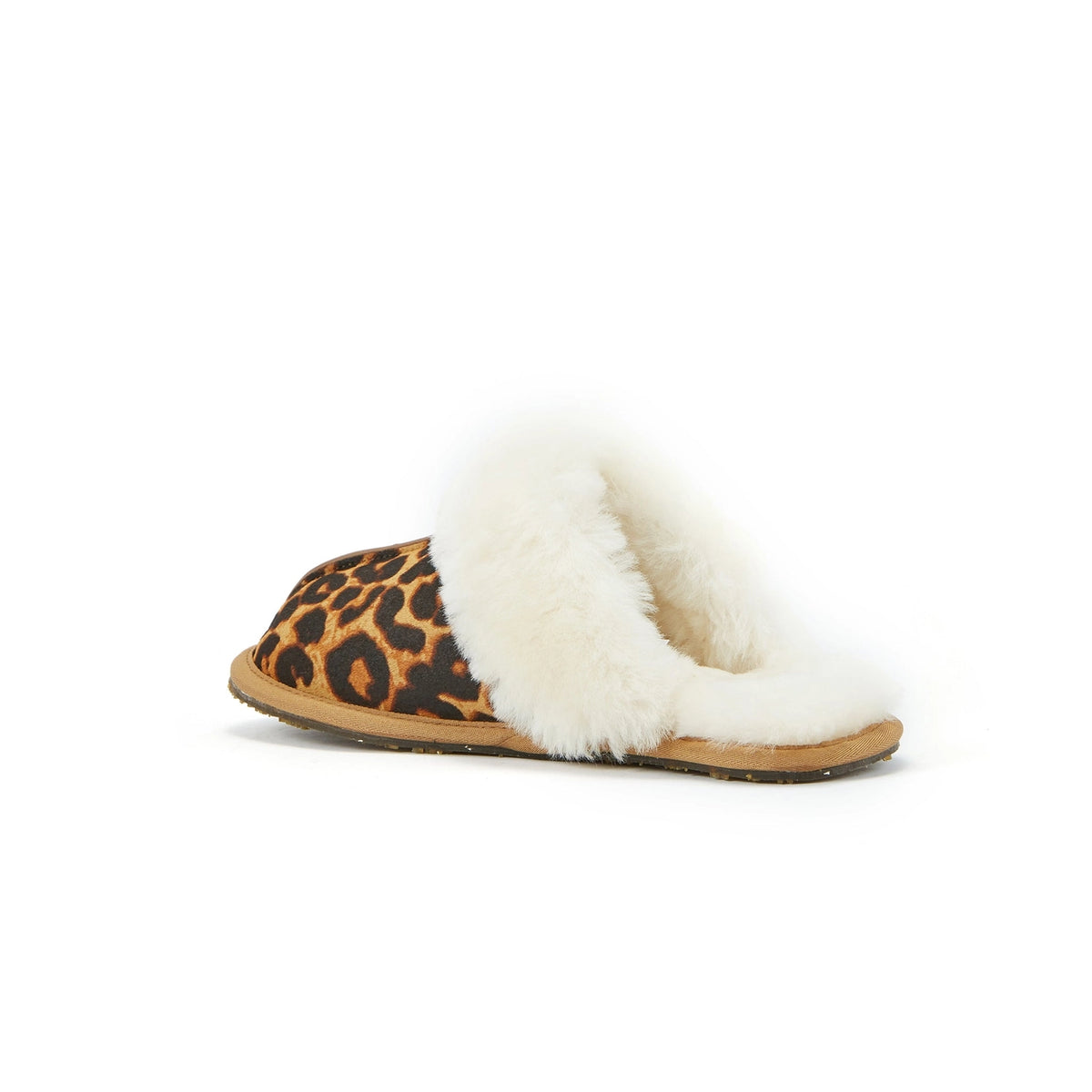 VEOBELLA Astrid, Leopard print closed mule, angle view