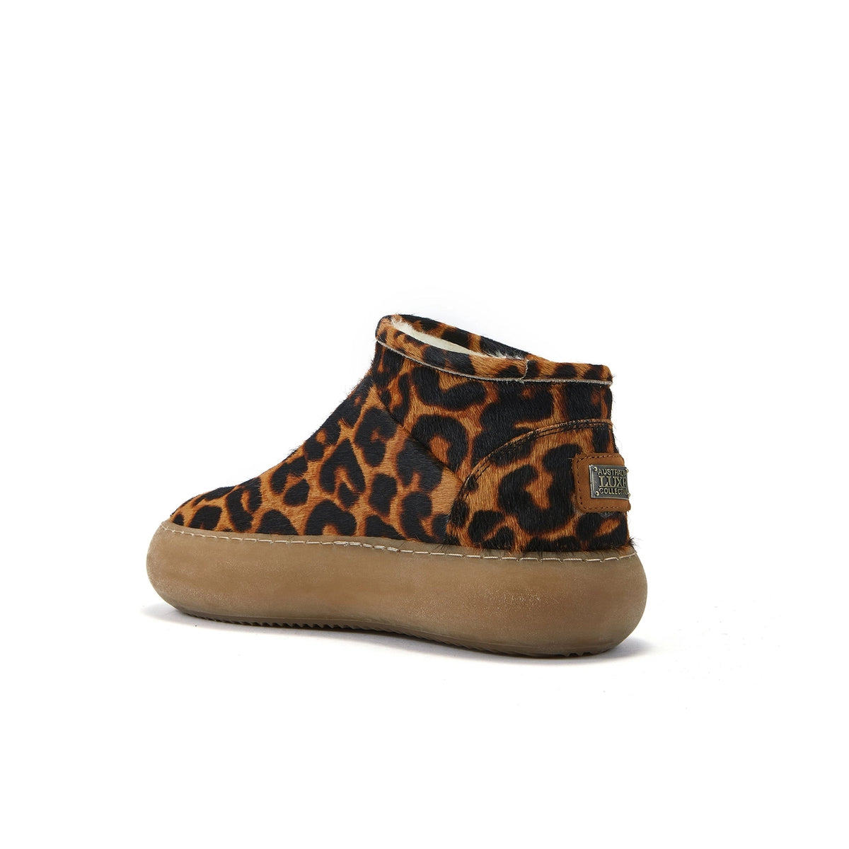 VEOBELLA Erik, Leopard print chukka boot, angle view