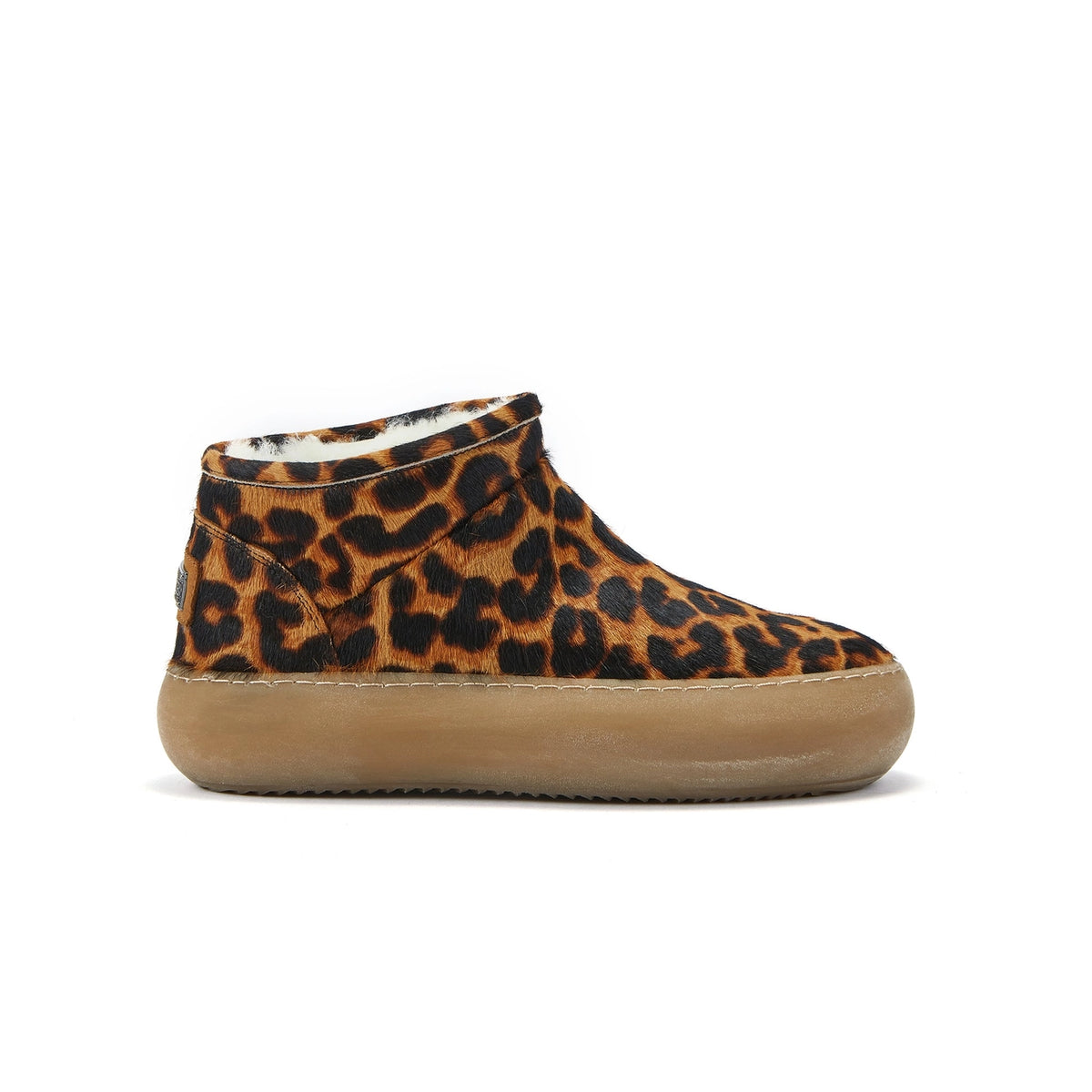 VEOBELLA Erik, Leopard print chukka boot, side view