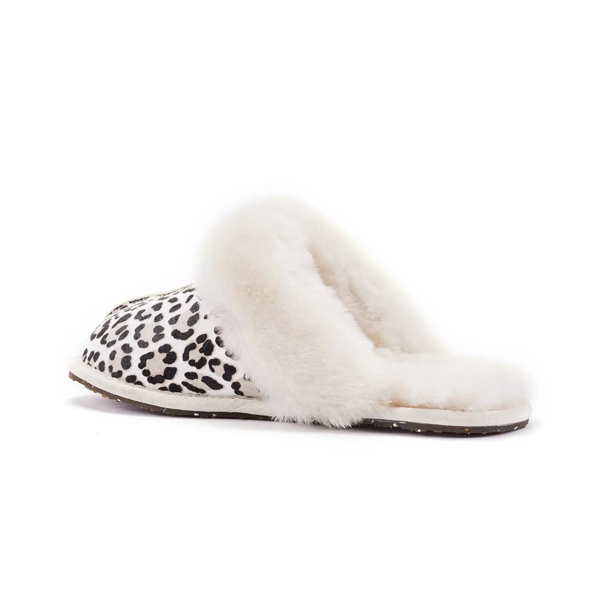 VEOBELLA Isla, Snow Leopard print closed mule, side view